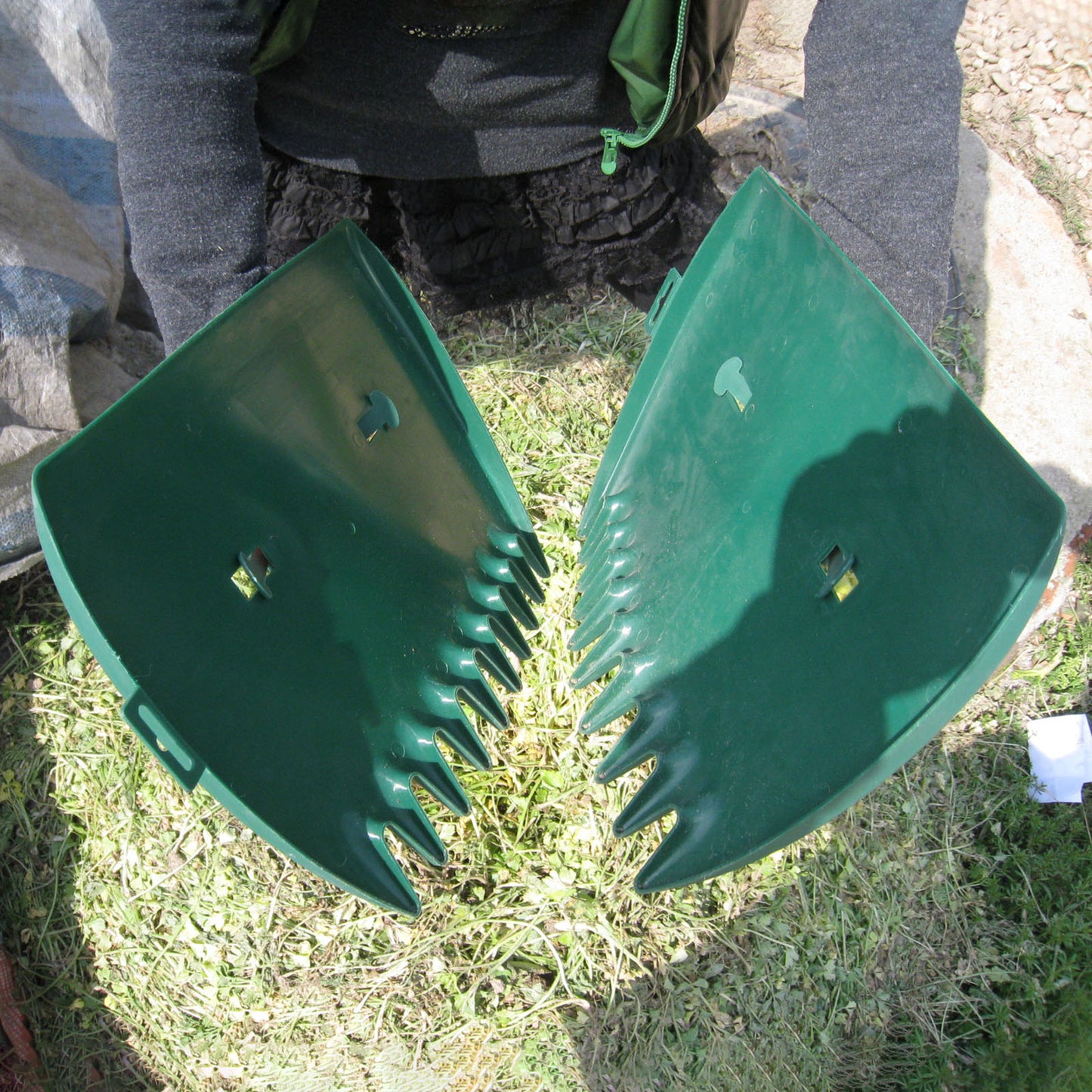 Hand rakes