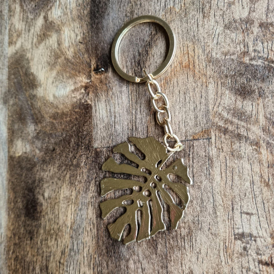Gold solid monstera leaf keychain - Leaf and Leisure