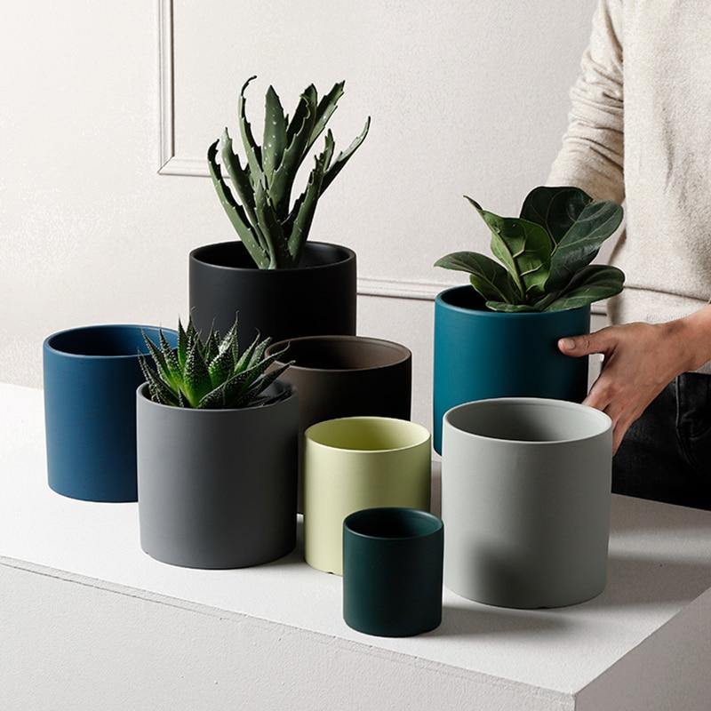 Ceramic Planter With Hole & Tray - Leaf and Leisure