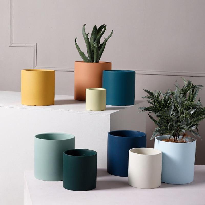 Ceramic Planter With Hole & Tray - Leaf and Leisure