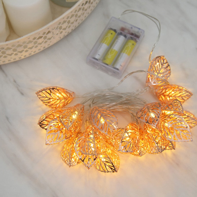 Hollow leaf light string