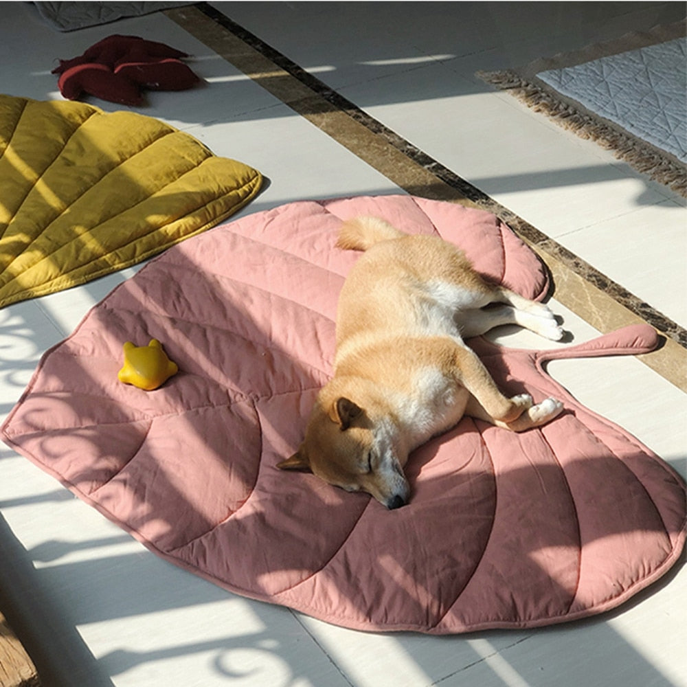 Leaf pet throw mat – Leaf and Leisure